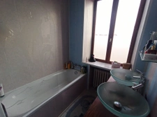 Maison 3 chambres sur 1728m2 de terrain, dépendances