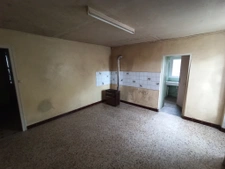 Maison à restaurer sur terrain de 1900m2