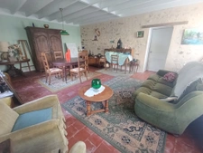 Propriété calme absolu sur près de 5 hectares de terres