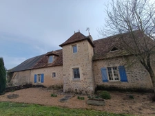 maison de caractère et dépendances à la campagne
