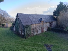 Propriété calme absolu sur près de 5 hectares de terres