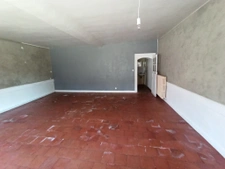 Ancien commerce, 110 m2 + 60m2, terrain de 1242m2