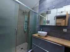 Au calme, 3 chambres, 1300m2 de terrain entre le Mans et Lav