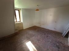  Sur plus de 3 hectares, 400m2 de dépendances