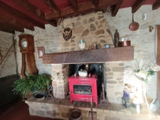 Propriété calme absolu sur près de 5 hectares de terres