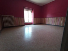 Ancien commerce, 110 m2 + 60m2, terrain de 1242m2