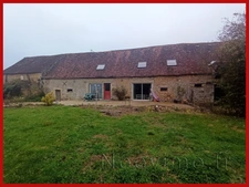 Fermette sur 3.5 ha de terrain, grande dépendances 