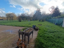 Plain-pied, 3 chambres, 1300m2 de terrain bord de rivière