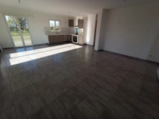  3 chambres, combles aménageables, 4200m2 de terrain