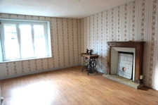 Maison en pierre, 1074m2 de terrain, dépendances.