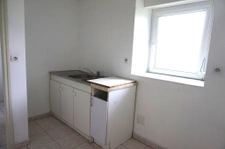 Maison en pierre, 1074m2 de terrain, dépendances.