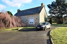 longère 3 chambres et dépendance en pierre 