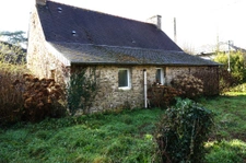 Maison en pierre, 1074m2 de terrain, dépendances.