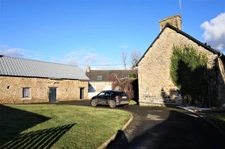 longère 3 chambres et dépendance en pierre 