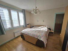 Maison 4 chambres avec sous-sol, hangar et jardin 