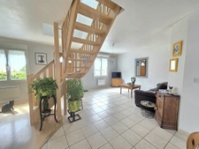 Maison familiale 4 chambres avec jardin, Bouessay