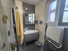 Maison 4 chambres avec sous-sol, hangar et jardin 