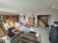 Maison 4 chambres avec sous-sol, hangar et jardin 