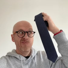 ? L’habit fait il l’agent immobilier ? ?