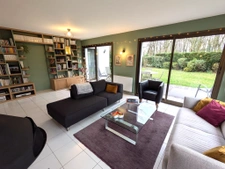 Belle maison, grande pièce de vie, 5 chambres.