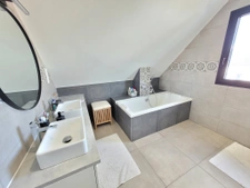  Maison Contemporaine de 2020, 4 chambres, une Piscine.