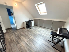 Belle maison, très grande pièce de vie