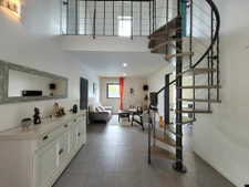 Belle maison, très grande pièce de vie