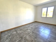 Maison récente, 5 chambres sur 950m2