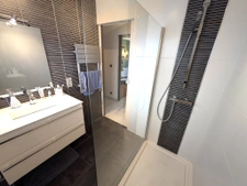 Belle maison, grande pièce de vie, 5 chambres.