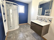 Maison récente, 5 chambres sur 950m2