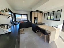  Maison Contemporaine de 2020, 4 chambres, une Piscine.