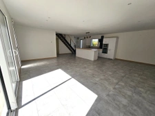 Maison récente, 5 chambres sur 950m2