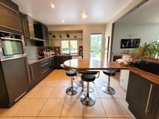 Maison de 6 chambres + Grandes dépendances au centre de Gran