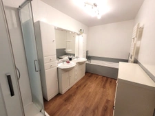 Maison de 6 chambres + Grandes dépendances au centre de Gran