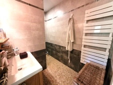 Superbe maison aux grands volumes, avec piscine.