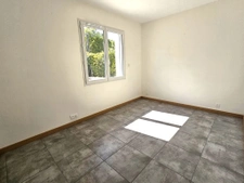 Maison récente, 5 chambres sur 950m2