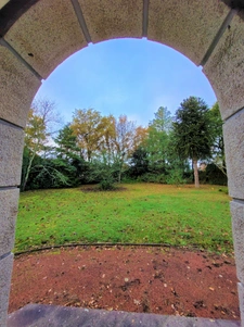 Maison 164m2 + 115m2 de dépendances, au calme