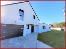  Maison Contemporaine de 2020, 4 chambres, une Piscine.