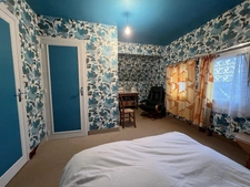 Maison d'habitation sur sous-sol à rénover   Proximité Gare 