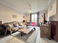 Maison d'habitation sur sous-sol à rénover   Proximité Gare 