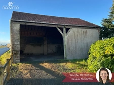 Maison ancienne à rénover avec grand garage et belle dépenda