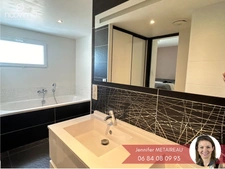 Maison familiale sur très beau terrain arboré 