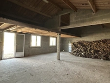 Bâtiment à réhabiliter en habitation d'environ 65 m2 sur ter