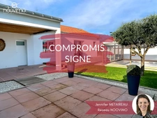 Maison 2 chambres avec double garage et piscine sur parcelle