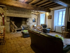 Maison en pierres à rénover 4 chambres, jardin, garage et dé