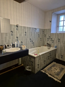 Maison en pierres à rénover 4 chambres, jardin, garage et dé