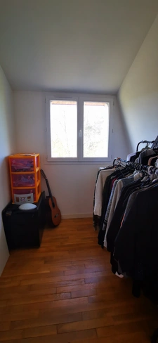  Maison 4 chambres et bureau sur sous sol avec hangar et ter