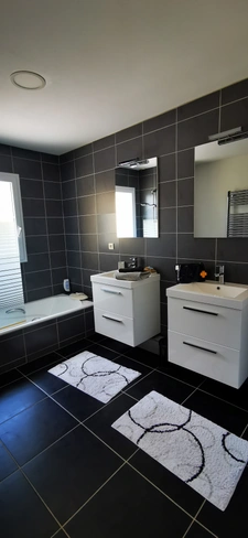 maison plain pied 4 chambres et bureau avec piscine et doubl