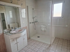 Maison contemporaine en campagne avec sous sol et grenier am