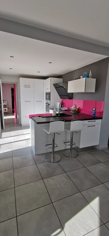 Belle contemporaine de 155m2 avec piscine et spa et double g